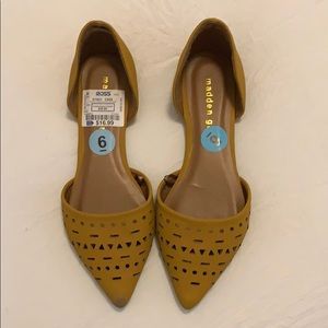 Women’s flats